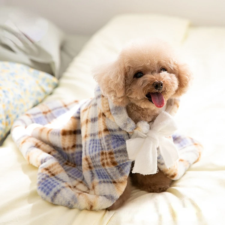 

Pet Fashion Plaid Wool Cloak Blanket Kitten Puppy Clothes Dog Accessories for Small Dog Autumn Winter