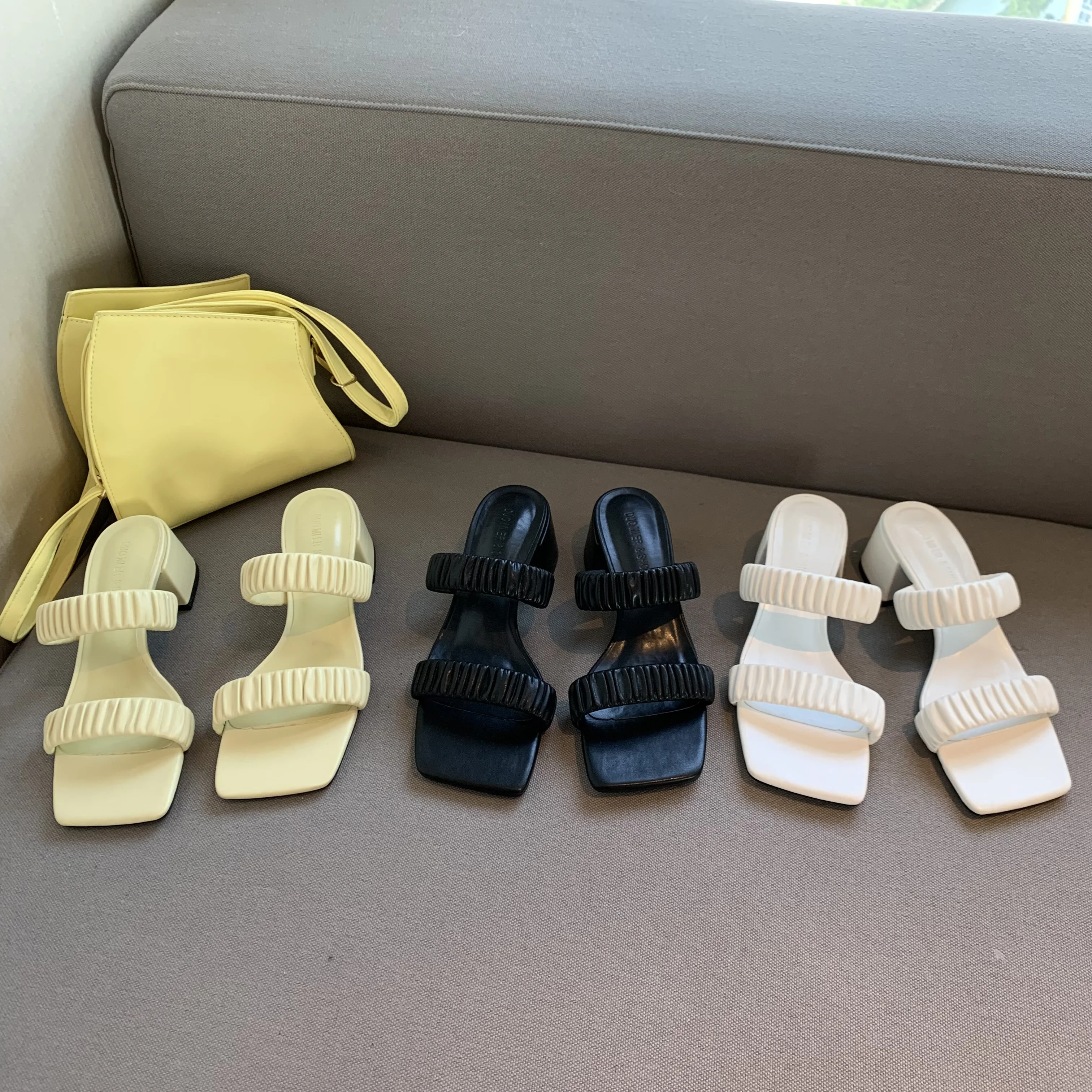 

Open Toe Women Slippers 2022 New Arrivals Casual Slides Mules Shoes Thick Low Heels Black White Yellow Slides Mules Shoes Woman