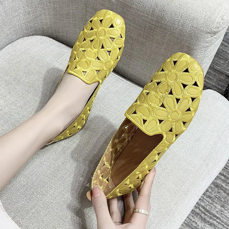 

Cheap Cutout Flat Shoes Big Size 42 Women's Ballet Flats Leather Moccasin Loafers Woman Summer Breathable Sneakers Without Heels