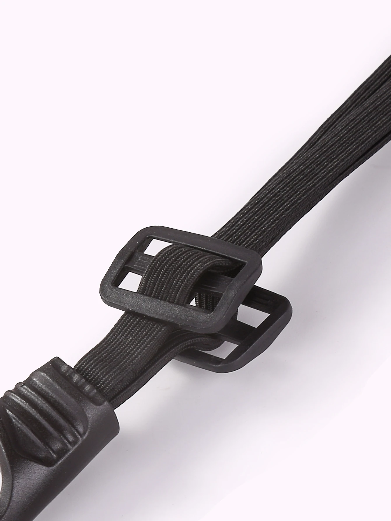 Длинная черная эластичная веревка 60 см. Сочетание из 4 эластичных узлов с