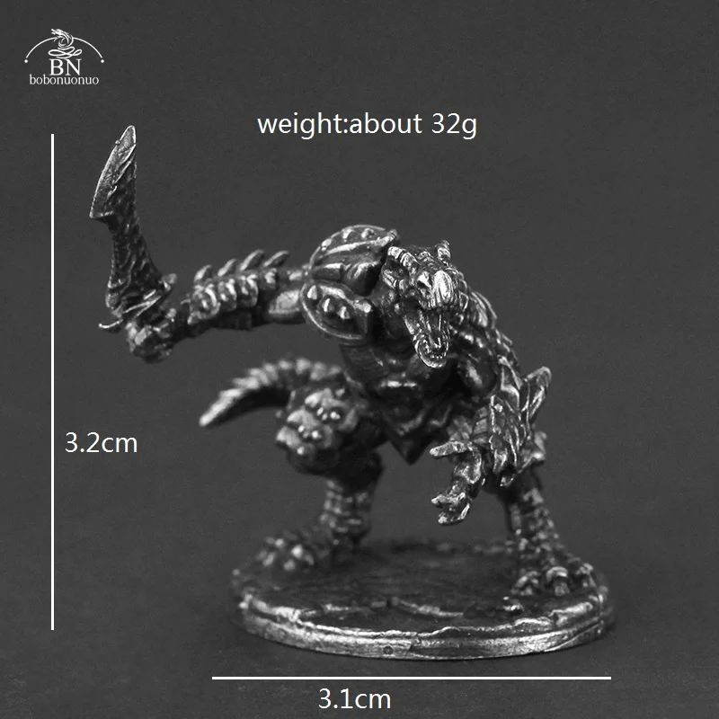 Миниатюрные медные фигурки воинов