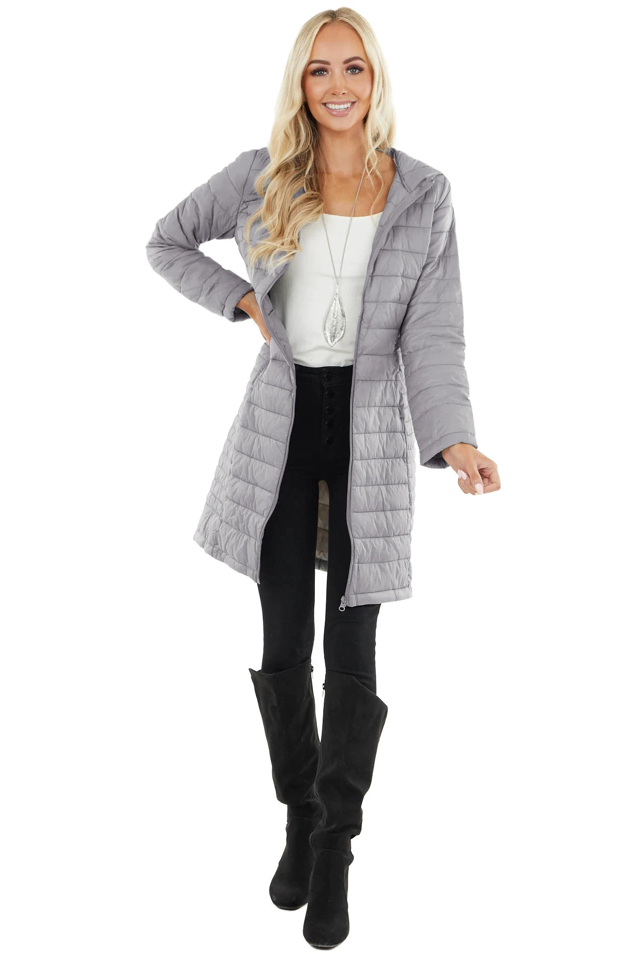 Рисунок 6 - Женское зимнее легкое пальто с капюшоном