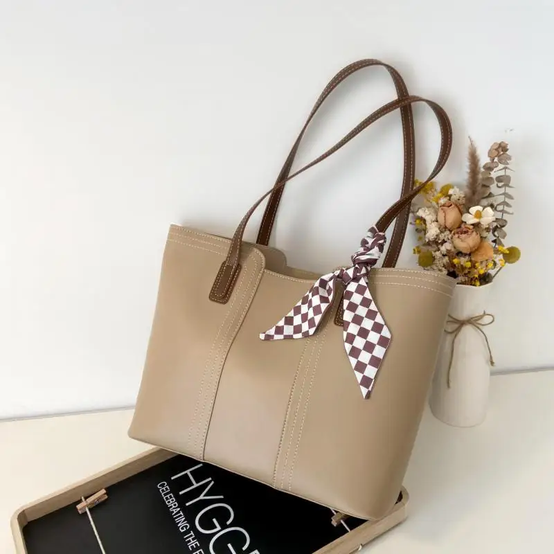 

New large capacity bag Advanced shoulder bag Women's fashion commuter bag Texture Tote bag