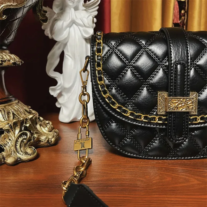 Luxurious Fashion Rhombus Chain Saddle Handbag Women's Bag 2023 New Vintage Leather Versatile One-shoulder Satchels Sac