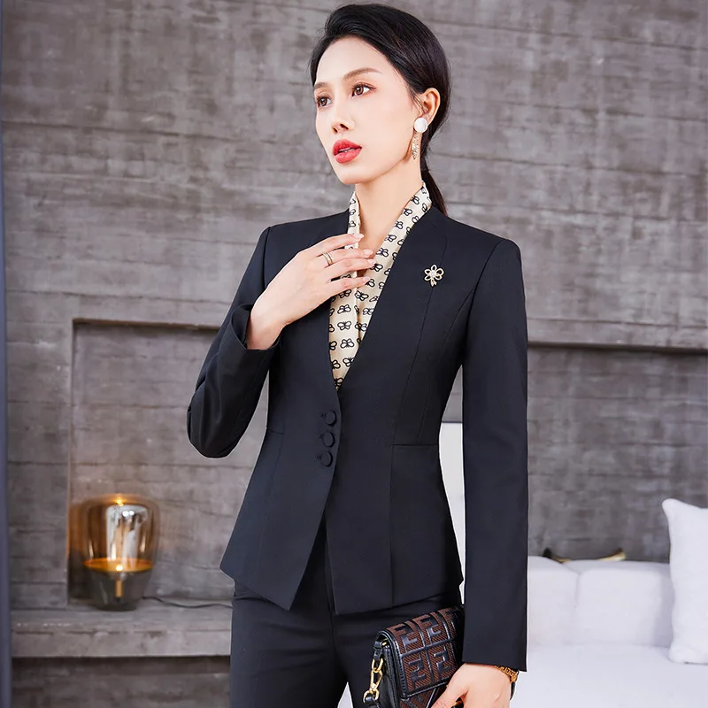 Женский деловой костюм на осень и зиму модный высококлассный темпераментный