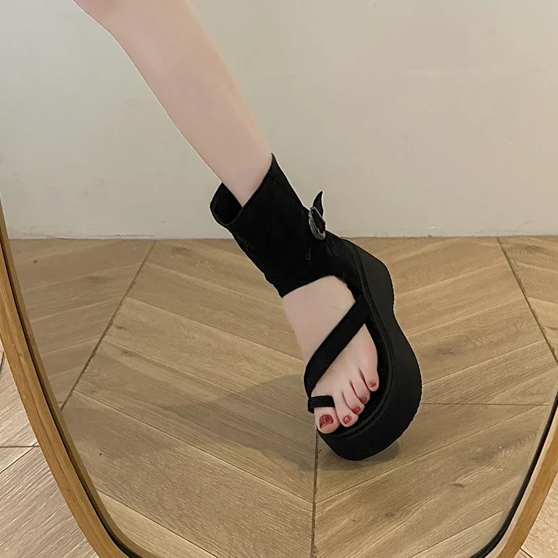 Дизайнерские стильные ботинки на платформе и каблуке с клипсой модные женские