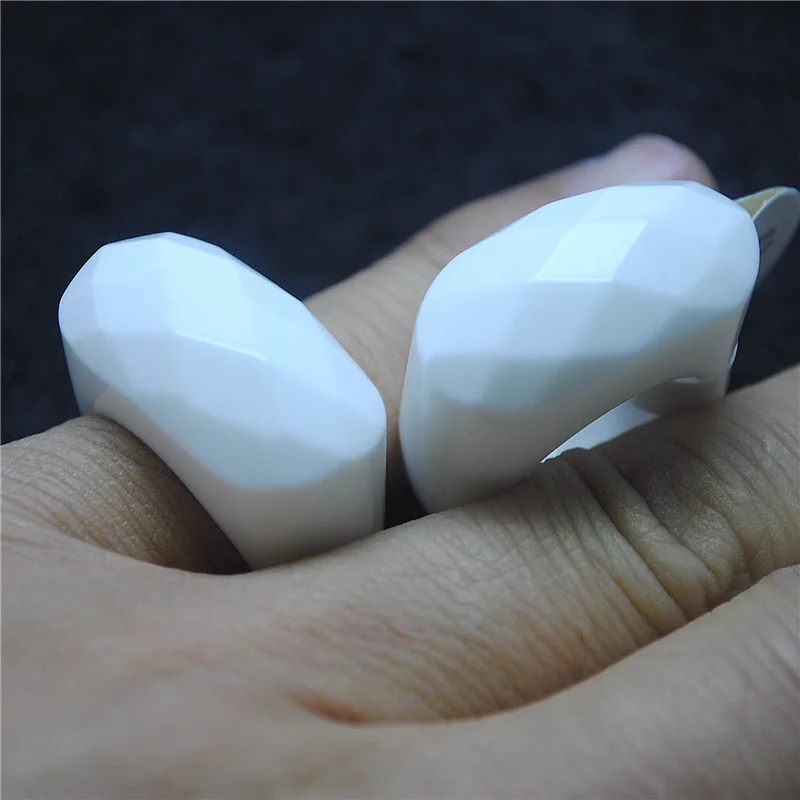 

Женское кольцо с белым камнем, диаметр 17 мм, 20 мм, 1 шт.