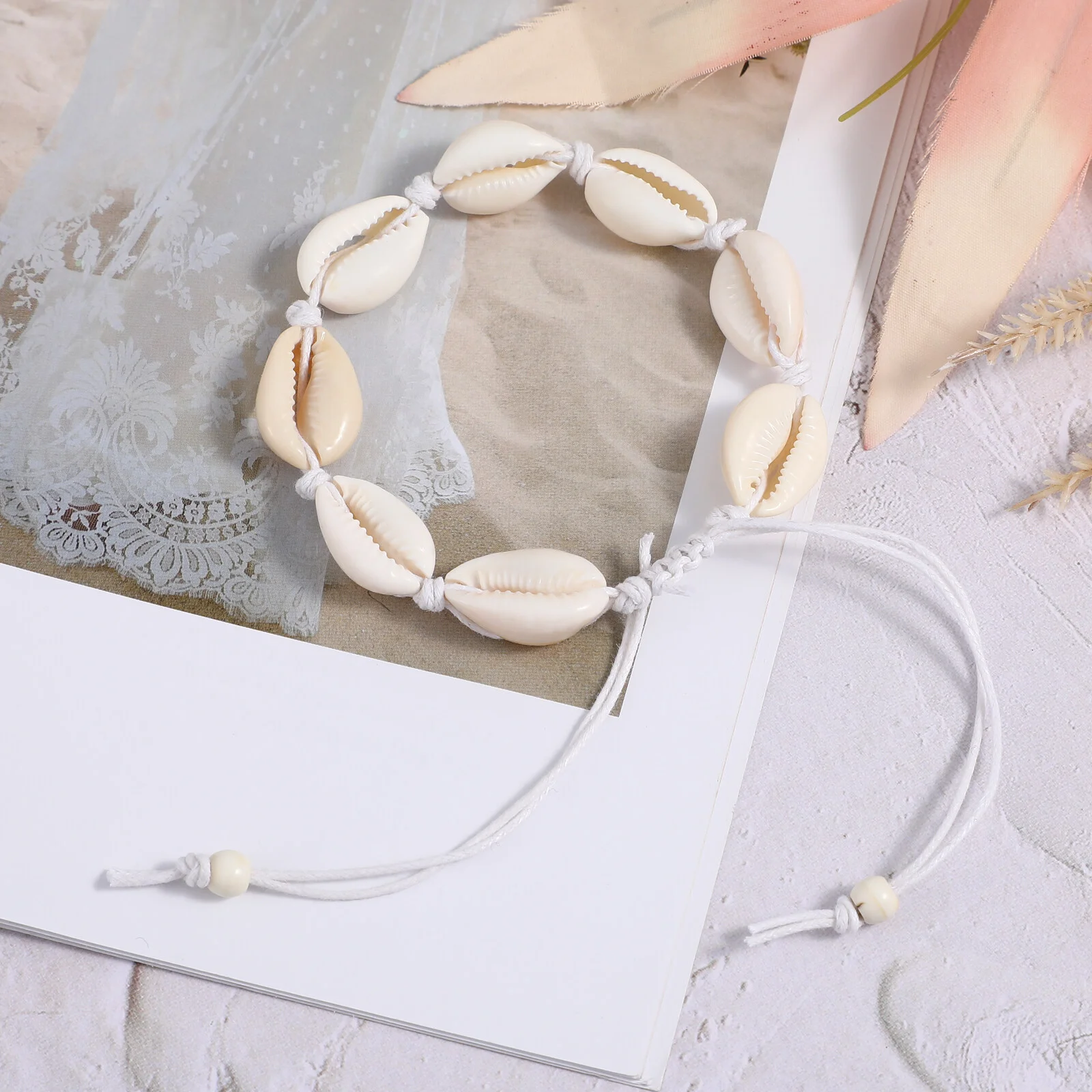 

Shell Bracelet Bohemian Style Shell Braided Hand String Bracelet for Women Girls