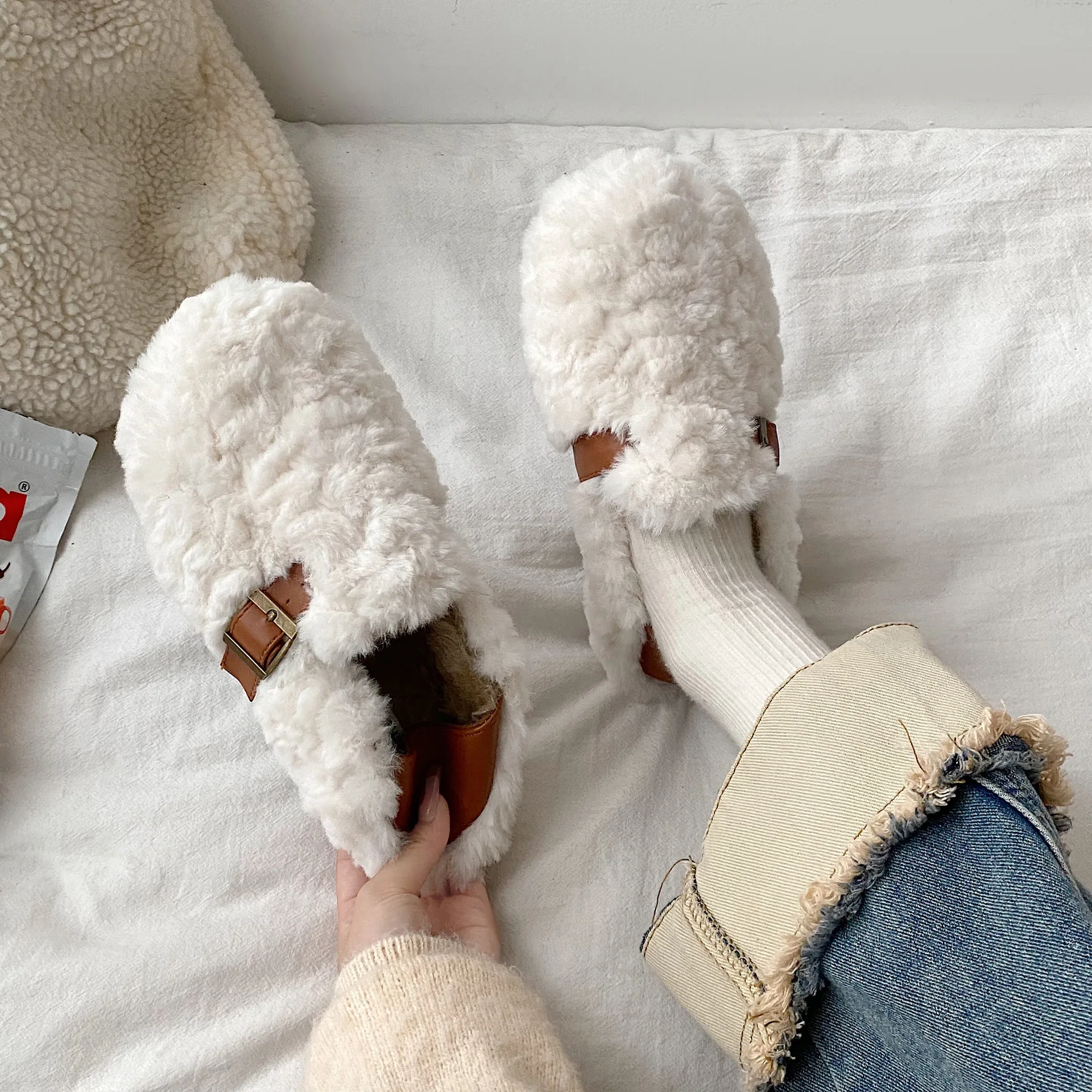 

Лоферы, женская зимняя обувь на меху, повседневные женские кроссовки, модные мягкие осенне-зимние туфли на плоской подошве с закрытым носко...