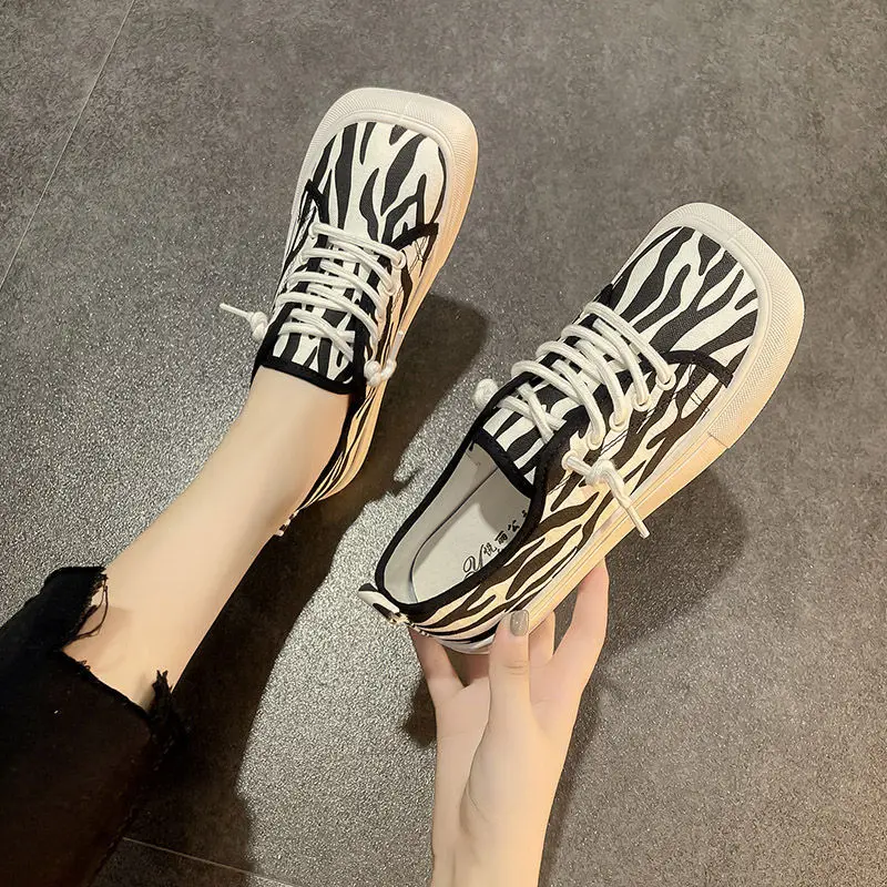 Wide Feet Square Toe Canvas Loafers Women's Leisure Lace Up Sneakers Platform Leopard Zebra Print Shoes Student Running Shoes