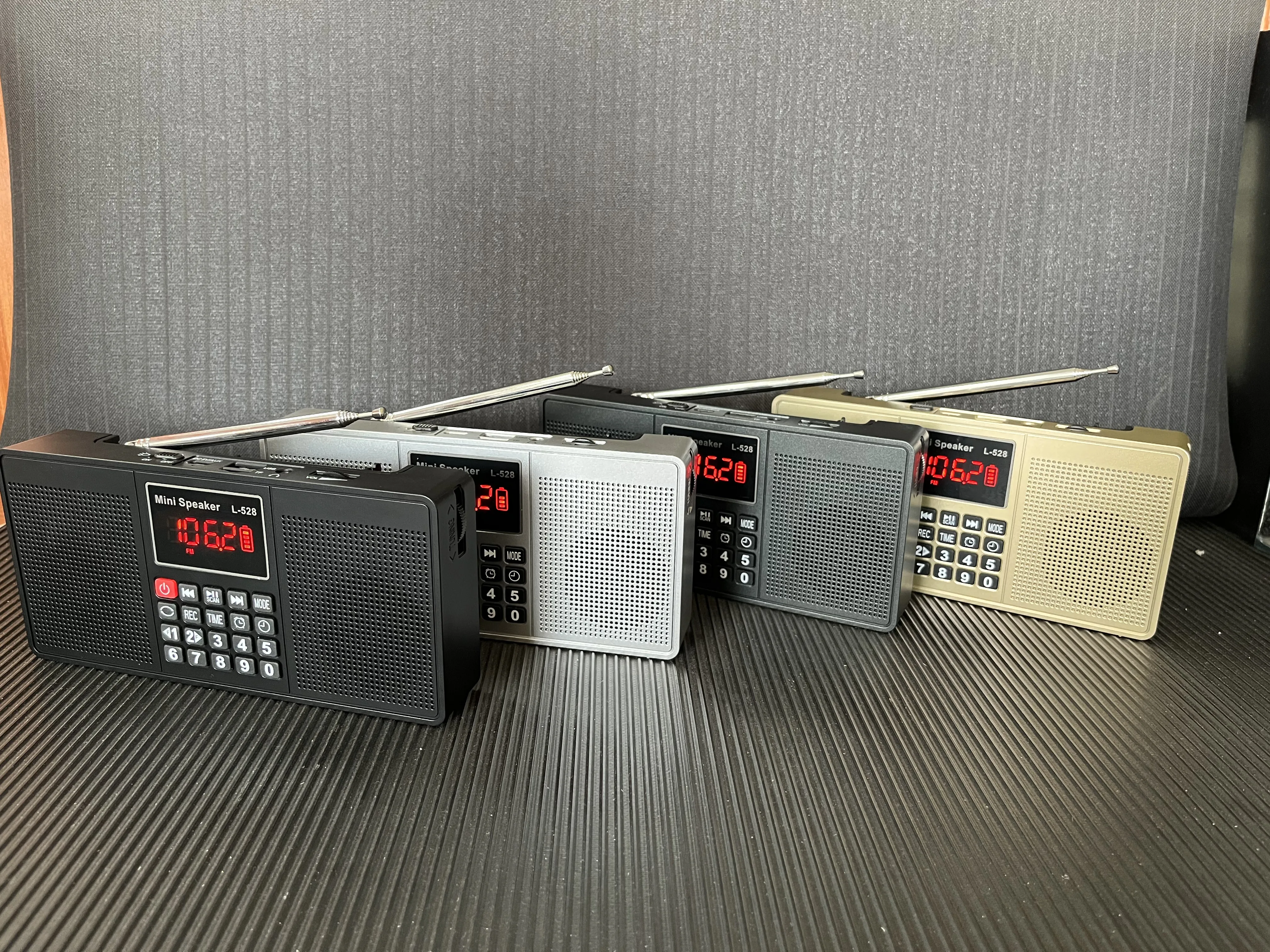 EONKO L-528 многофункциональное стерео радио с Bluetooth TF USB FM AM AUX Громкая связь фонарик