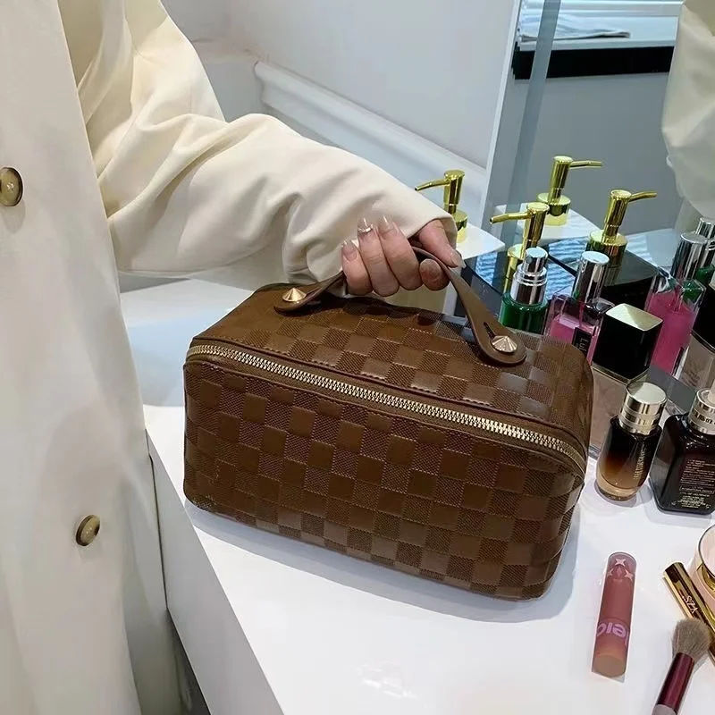 

New Women's Large-Capacity Luxury Pu Makeup Bag Portable Cosmetic Pouch Retro Rhombus Handbag Multifunction Travel Storage Case