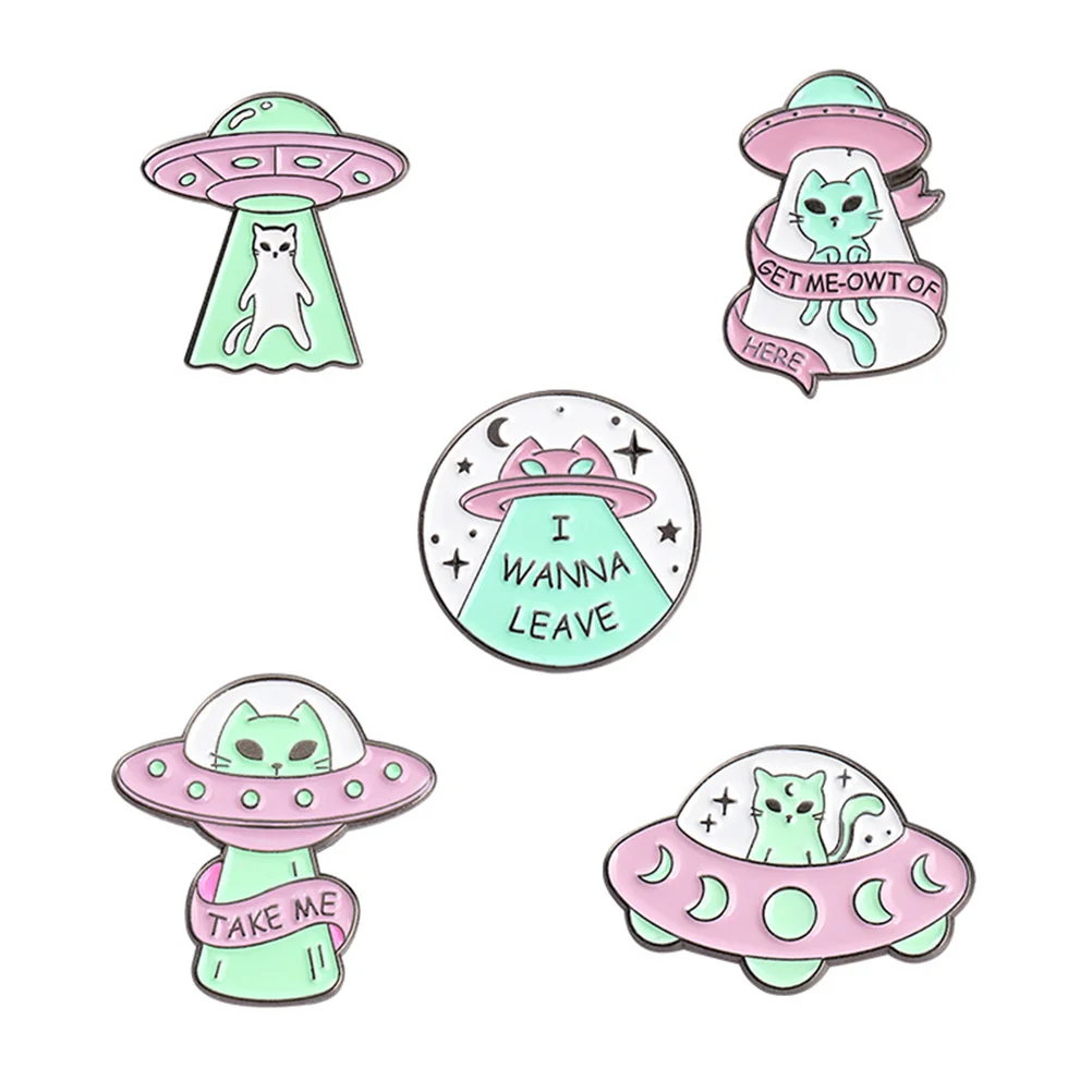 

5pcs Enamel Lapel Pin Astronaut Cat Brooch Backpack Badge Spaceship Lapel Brooch