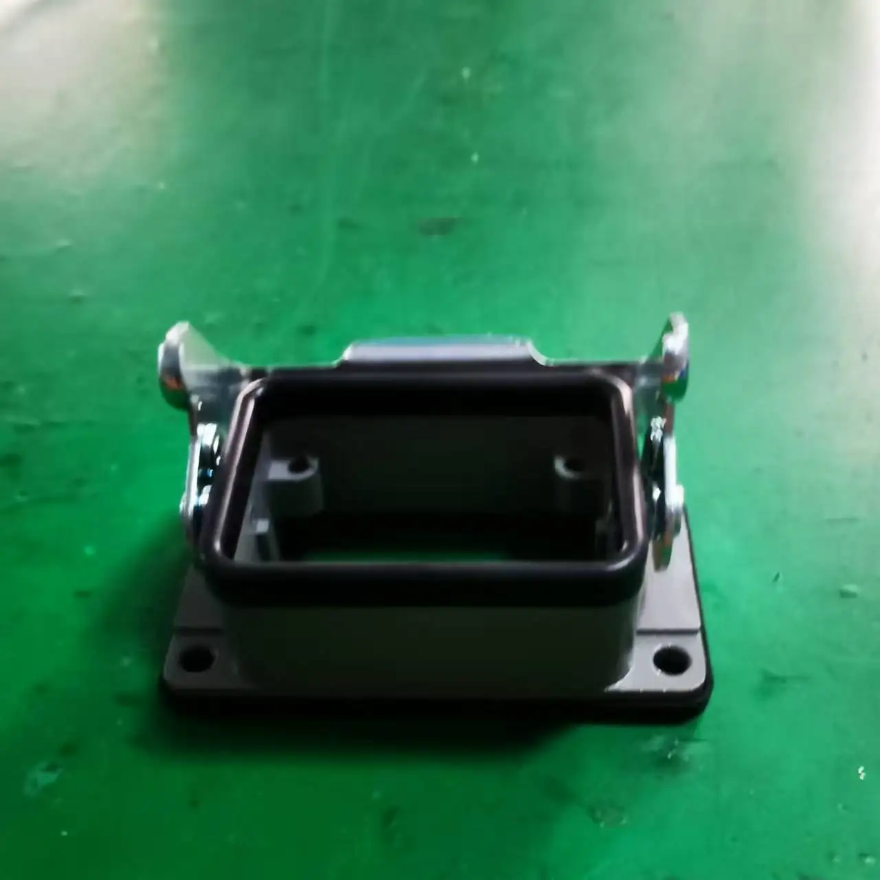 6-жильный сверхмощный корпус разъема