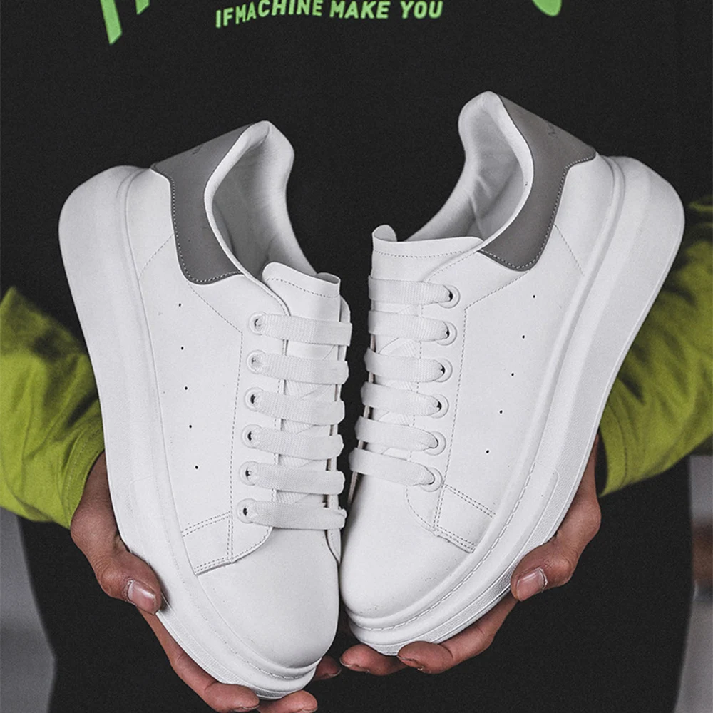 

Little White Sneaker Classic Women Platform Shoes Walking Flats Fashion Sports Casual Breathable Sneakers Vulcanize Men Shoes