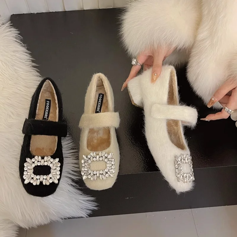 Женские туфли Мэри Джейн на мелком каблуке среднем с пряжкой зима 2025 трендовые