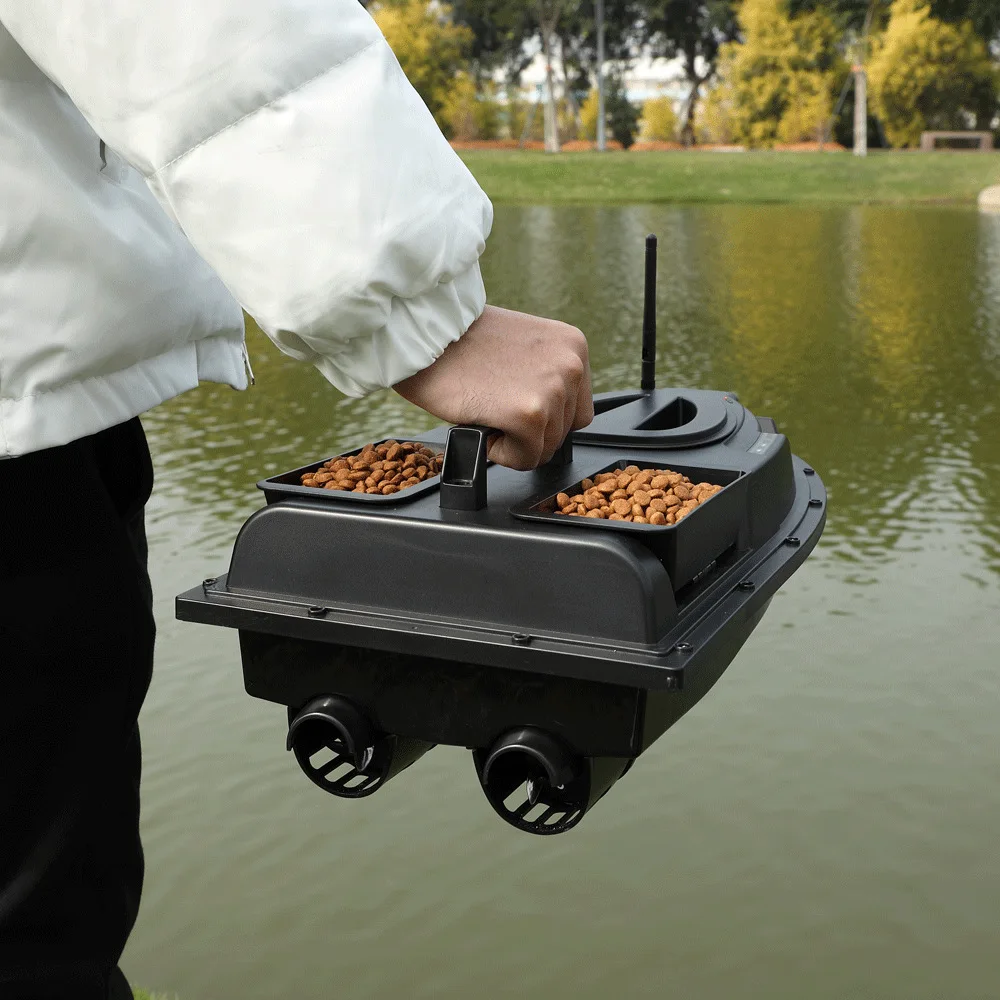 Flytec V700 Gps Bait Fishing Boat Pvc RC Remote Controlled Fish Finder 2 Hoppers Load 2kg 500M Distance Boating on.Флайтек V700 Gps Bait Fishing Boat Pvc RC Удаленно управляемый поиск рыбы 2 загрузчика 2 кг 500 м расстояние на лодке.