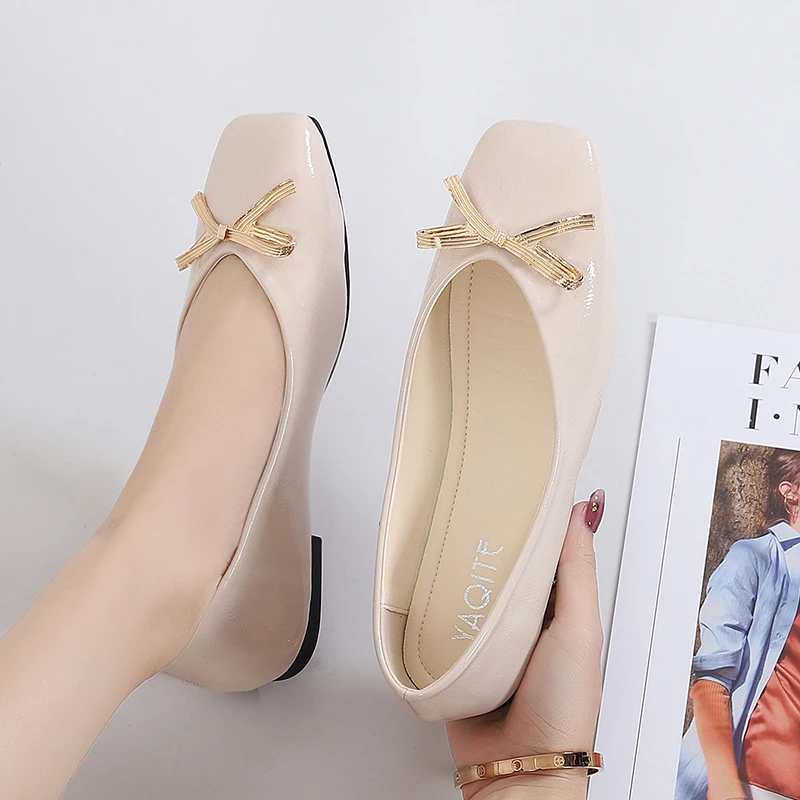 Hot Selling Good Quality Patent Pu With Gold Bow Ladies Flats Womens Casual Shoes