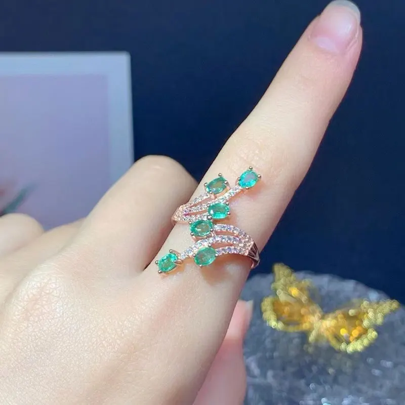 Женское серебряное кольцо с изумрудом 0 6ct Φ 3 мм * 4 Серебряное ювелирное изделие