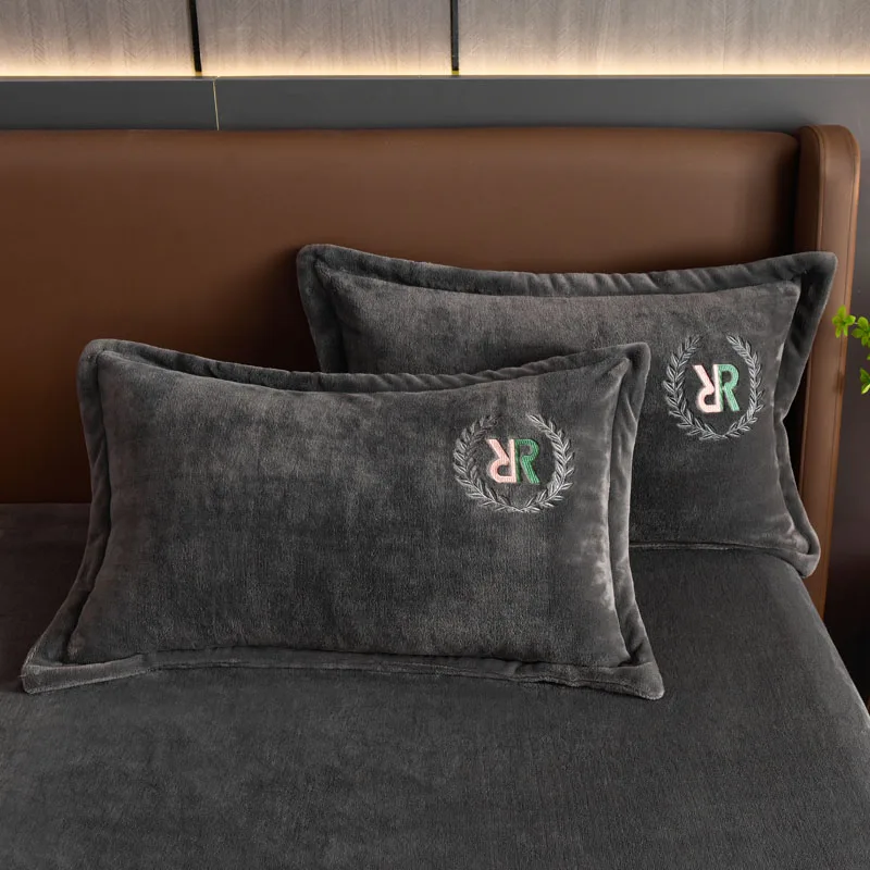 

Pillowcase For Bedroom 48x74cm Size One Piece