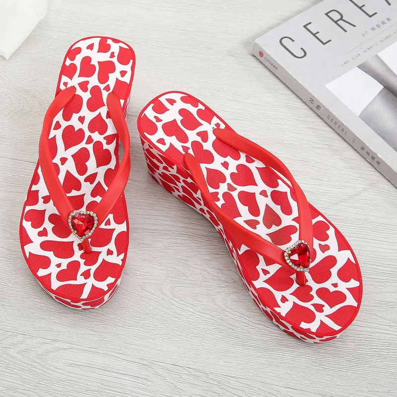 Женские туфли на высоком каблуке летние шлепанцы танкетке блестящие танкетки