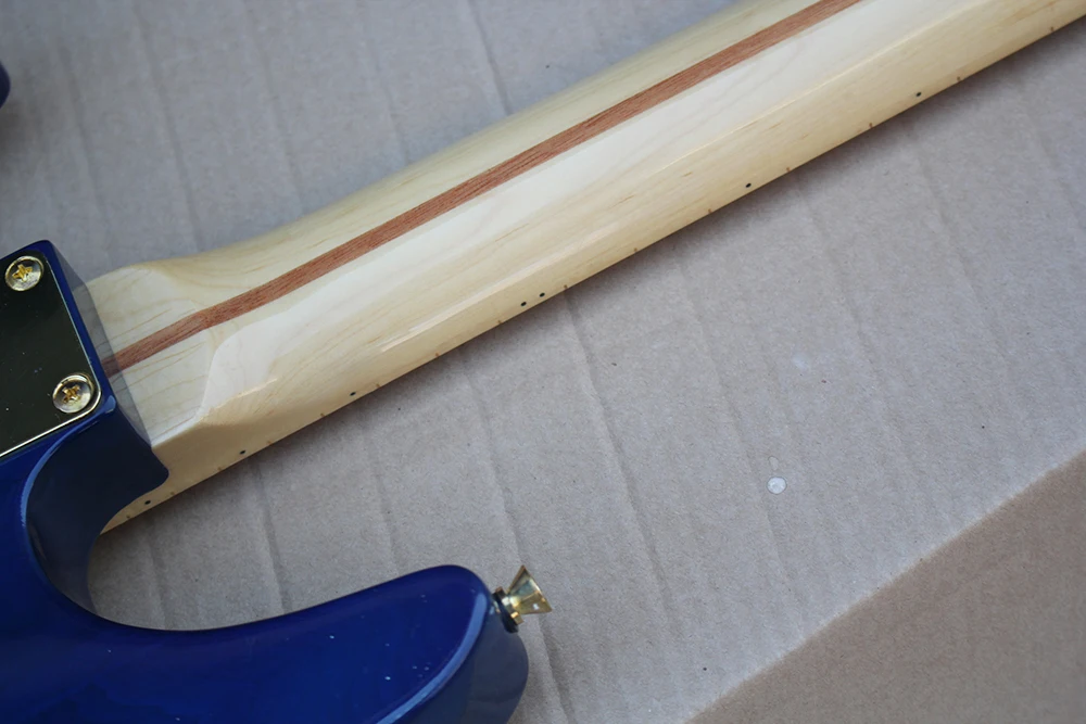6 Strings Blue Electric Guitar with Maple Fretboard Customized Logo Available