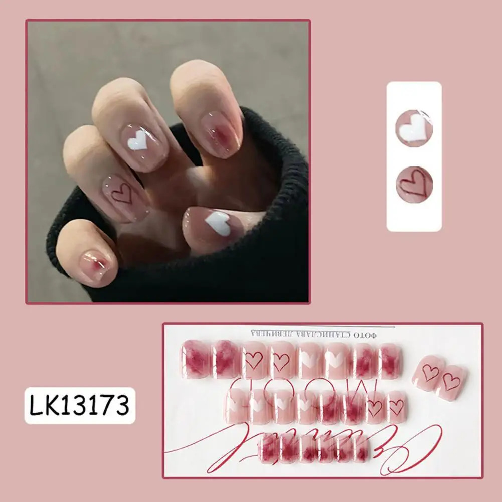

Fake Tips Modern Heart Shape False Nail Compact Lightweight Nail Art Patch