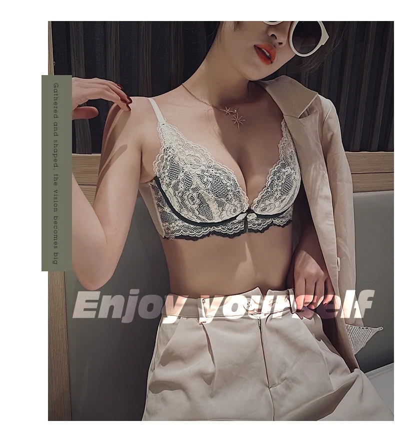 Комплект женского кружевного нижнего белья с чашками пуш-ап 2 шт. |