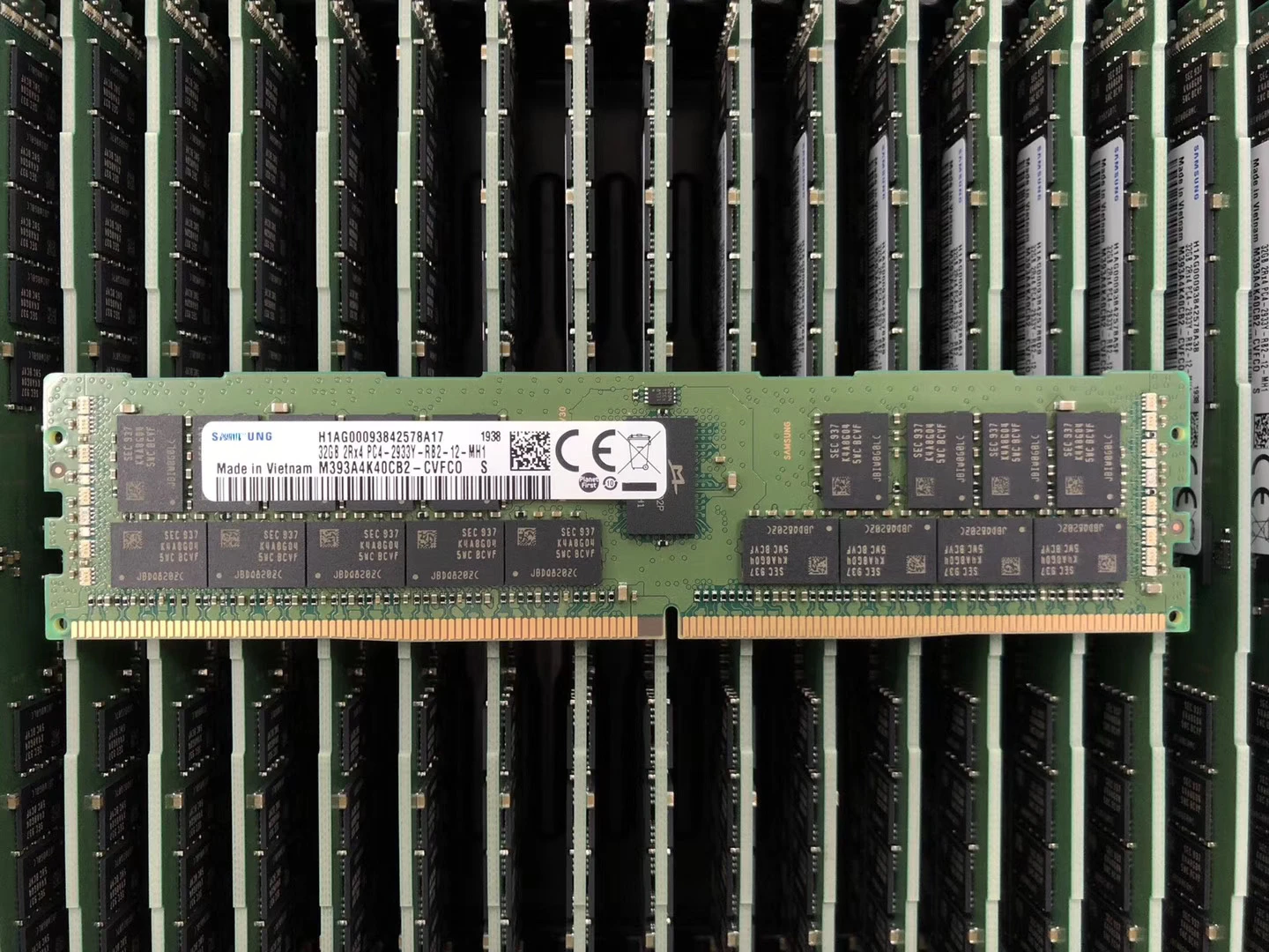 

RAM 32G DDR4 2Rx4 PC4-2933Y REG M393A4K40CB2-CVF Server Memory