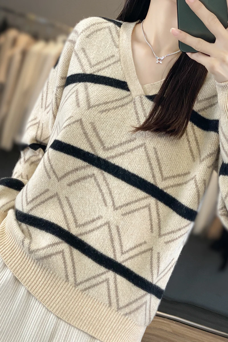 Женский трикотажный шерстяной свитер с контрастным V-образным вырезом Осень-Зима