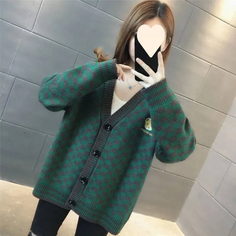 Женский кардиган в клетку осенняя коллекция 2024 модная свободная вязаная куртка