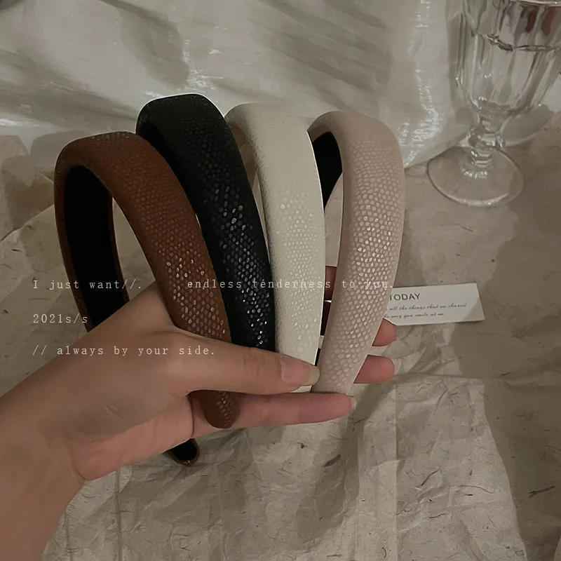 

Korean Leather Sponge Solid Color Hair Band Fashionable And Versatile Retro Port Style Simple Elegant Lady Accesso
