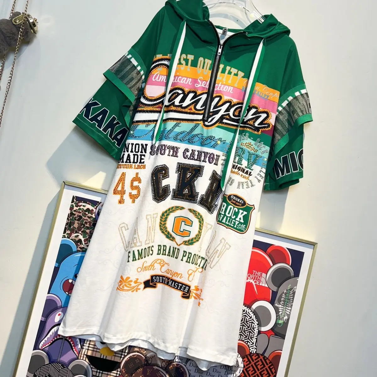 

Women Hooded Short Sleeve T-shirt 2022 New Fashion Diamond Letters Printing Mid-length Mesh Patchwork Loose Straight Tee Dress