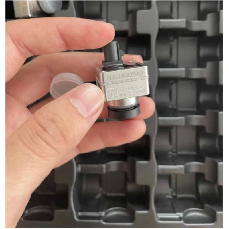 Континентальная объемная камера JPLA-19H422-AB подходит для Land Rover Jaguar LR 098720