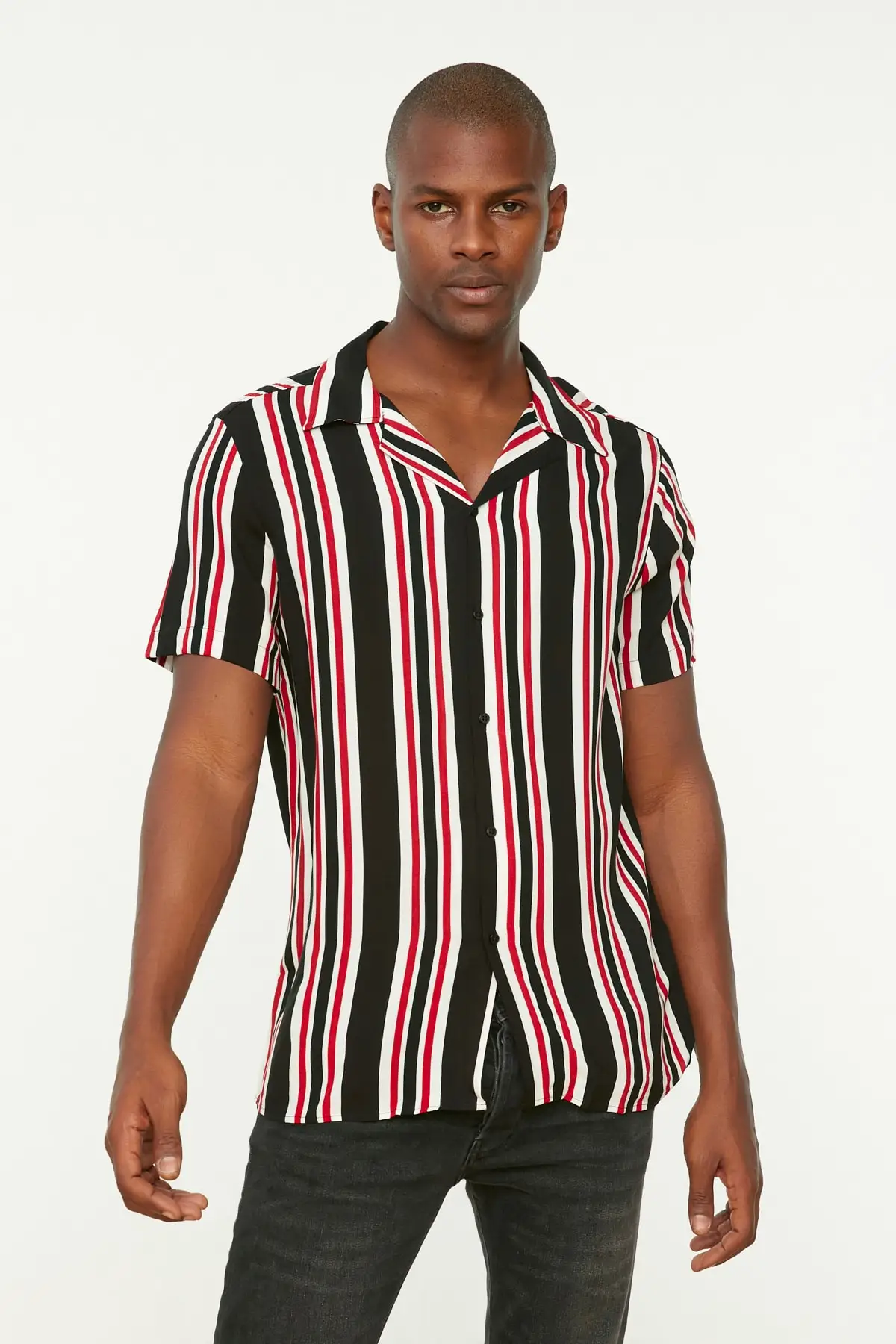 

Men's Regular Fit Apaş Collar Patterned Short Sleeve Draped Shirt TMNSS20GO0579