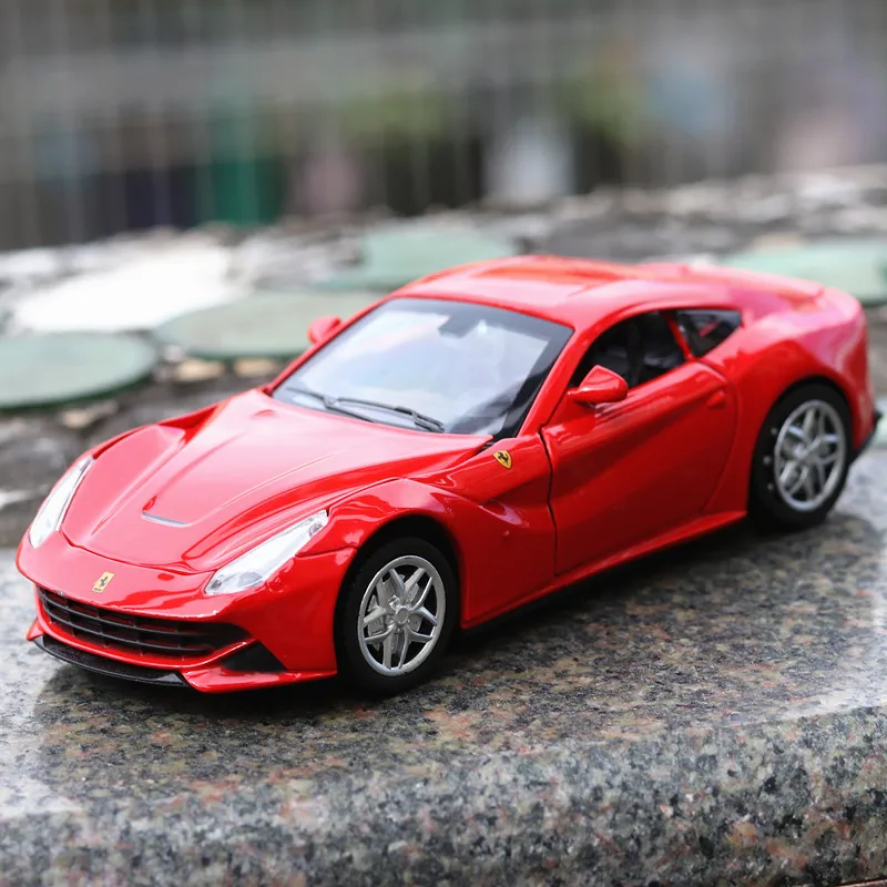 1:32 литая Миниатюрная модель суперавтомобиля из сплава Ferrari F12, задняя фотография, детские новые подарки, коллекционная Рождественская игрушка