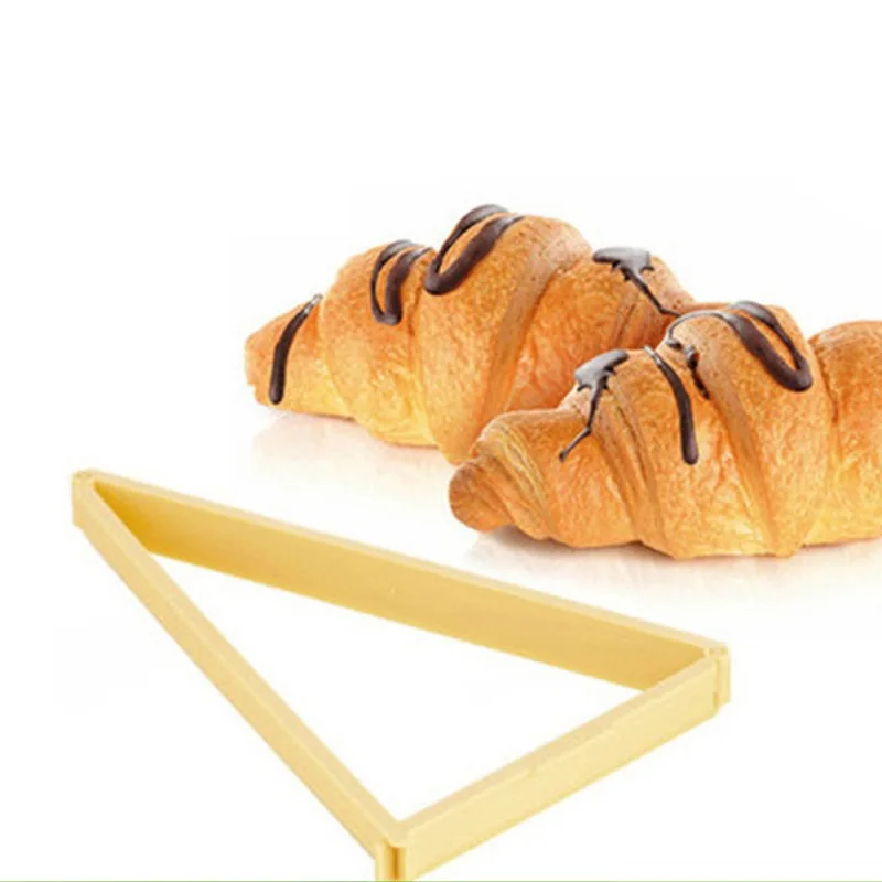 

1PCS Plastic Croissant Cutter Mold Roll Croissant Maker Machine Bread Line Mould Dough Sheet Kitchen Gadgets Baking Pastry Tool