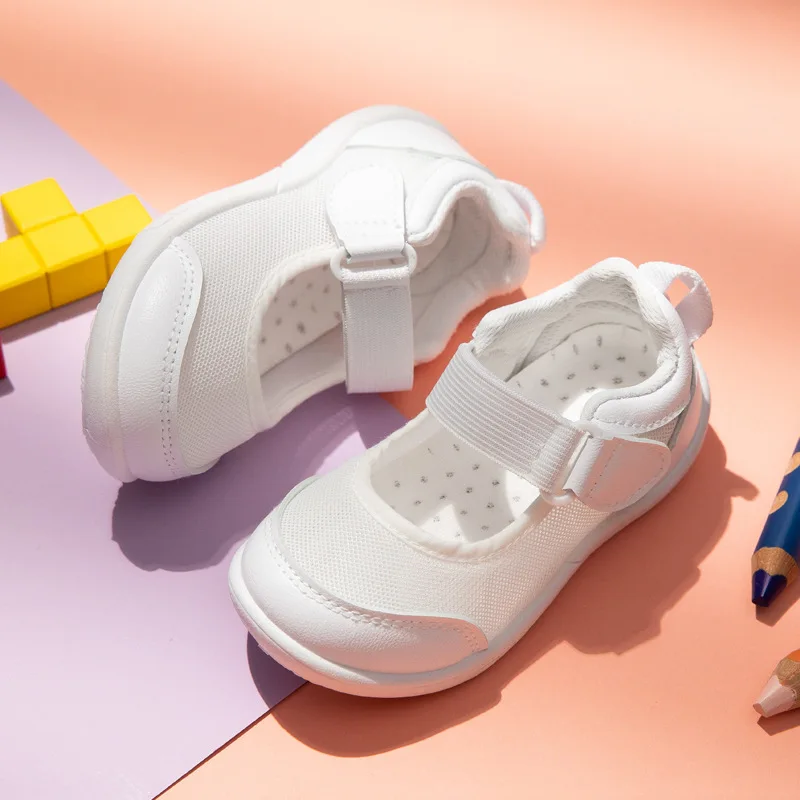 Детская маленькая белая обувь летняя сетчатая дышащая для дома и детского сада