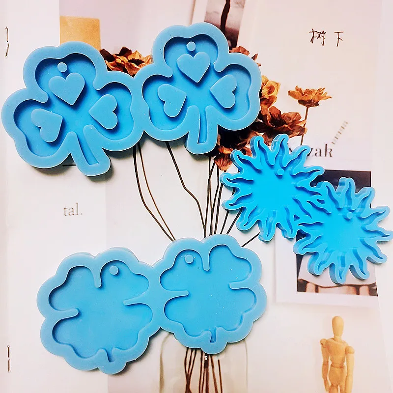 

Four Leaf Clover Mould Valentine’s Day St Patricks good luck gift | birthday present graduation new job housewarming Resin Mold