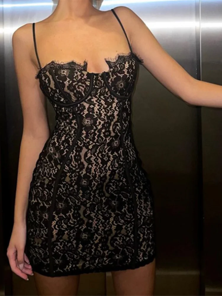 Сексуальное черно-белое женское платье с открытой спиной на тонких бретельках