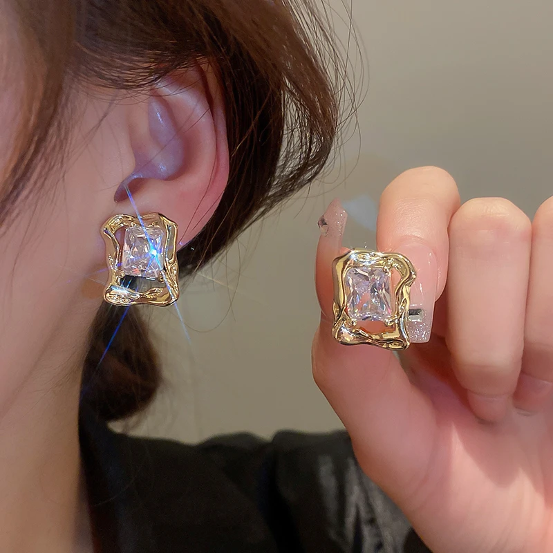 

Simple Light Luxury High-end Niche Bright Stone Earrings For Women Korean Fashion Earring Daily Birthday Party Jewelry Gifts