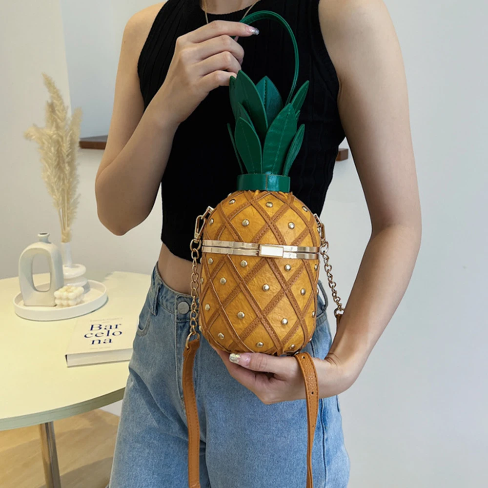 

Cute Pineapple Design Crossbody Bag Luxury Rivet Fruits Shoulder Bag Designer Funny Purses for Women 2023 Handbags Party Clutch