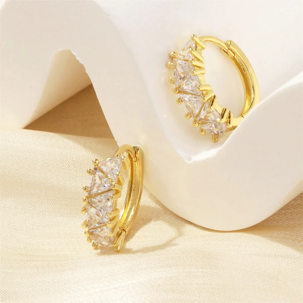 

Fashion White Zircon Gold Plated Triangle Hoop Earrings For Women Exquisite Round Circle Earrings Wedding Jewelry Gift Wholesale