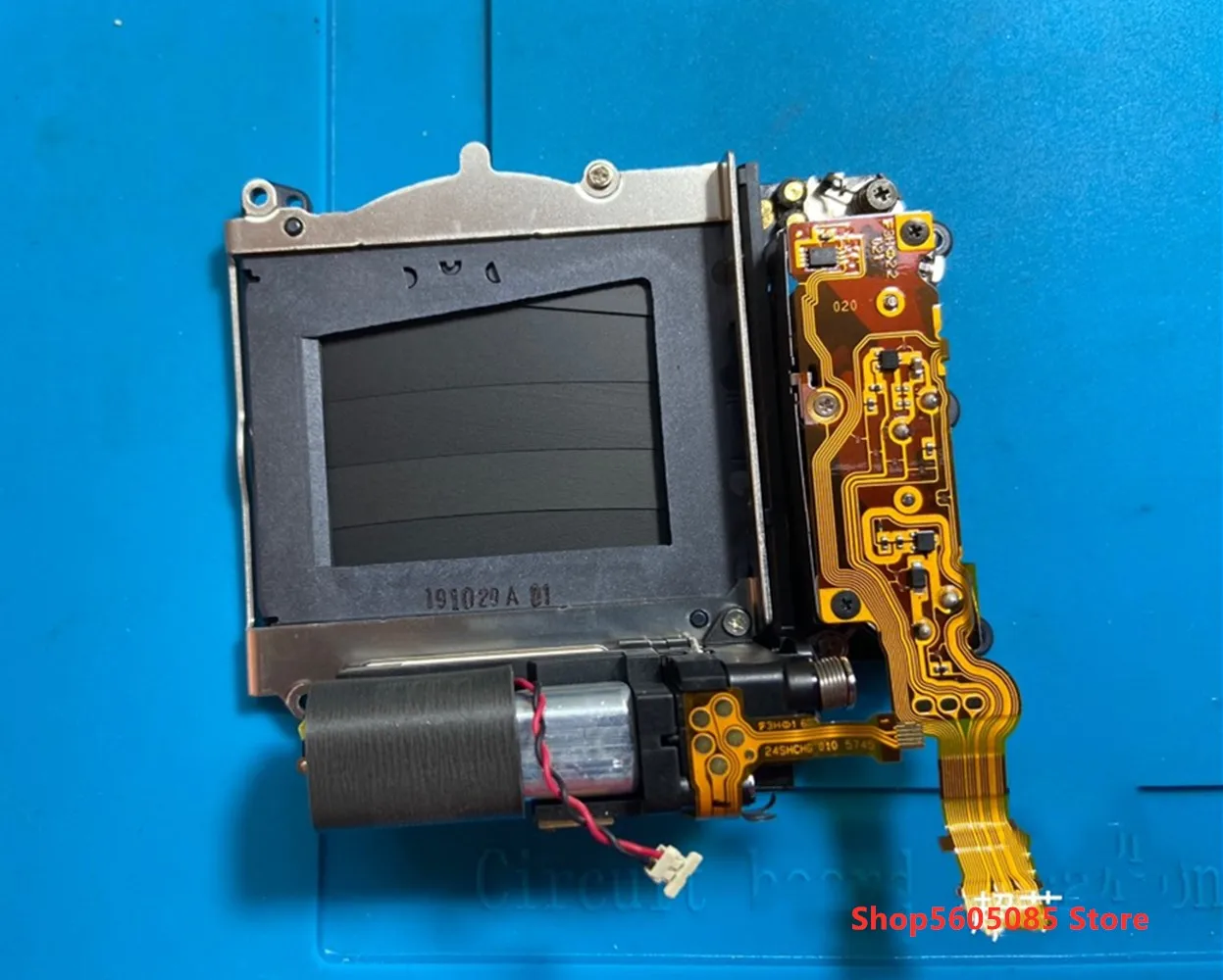 Шестерёнка двигателя затвора nikon. Затвор в движке. Затвор в движке. Затвор в движке. Затвор фотоаппарата.