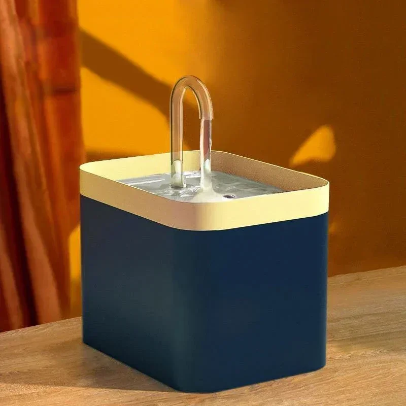 Электрическая поилка-фонтанчик для кошек бесшумная емкость с автоматическим