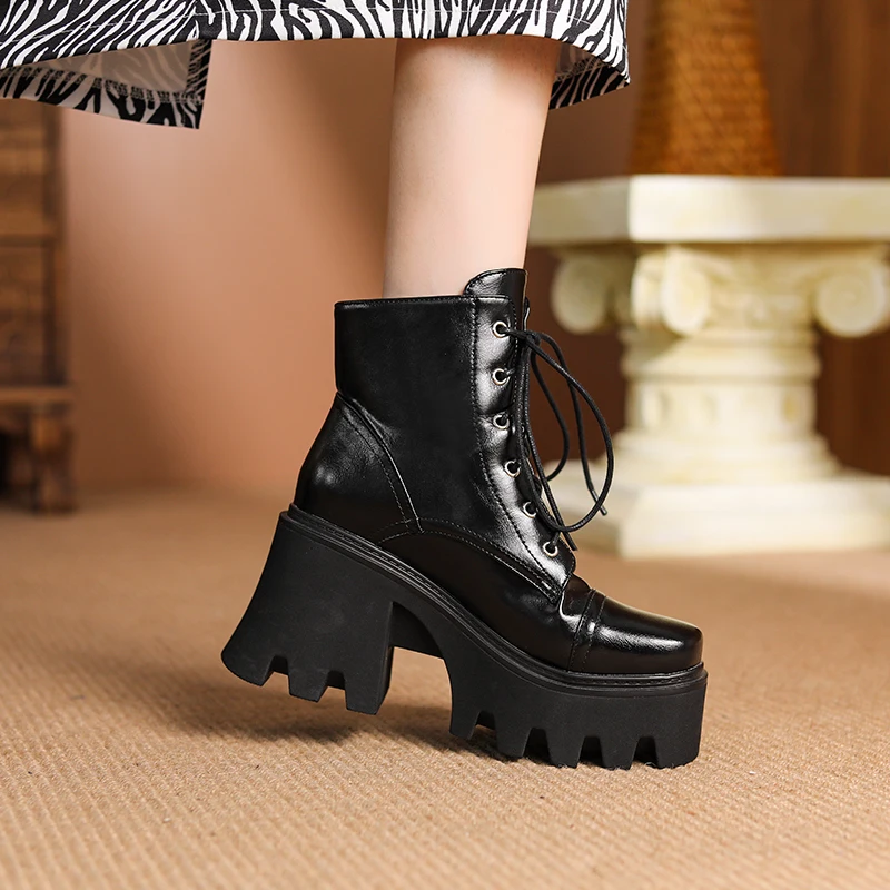 Ботинки двухрядные на высокой платформе металлическая пряжка квадратный носок