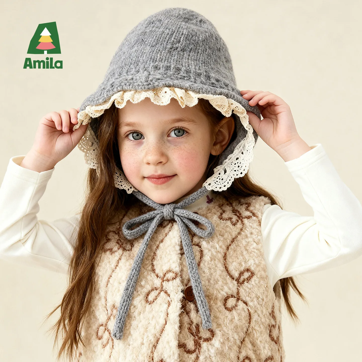 Фото Детская зимняя вязаная кружевная шапка Amila Kids для девочек, длительное тепло, ветрозащитная, регулируемая эластичность, изысканная сладость №1