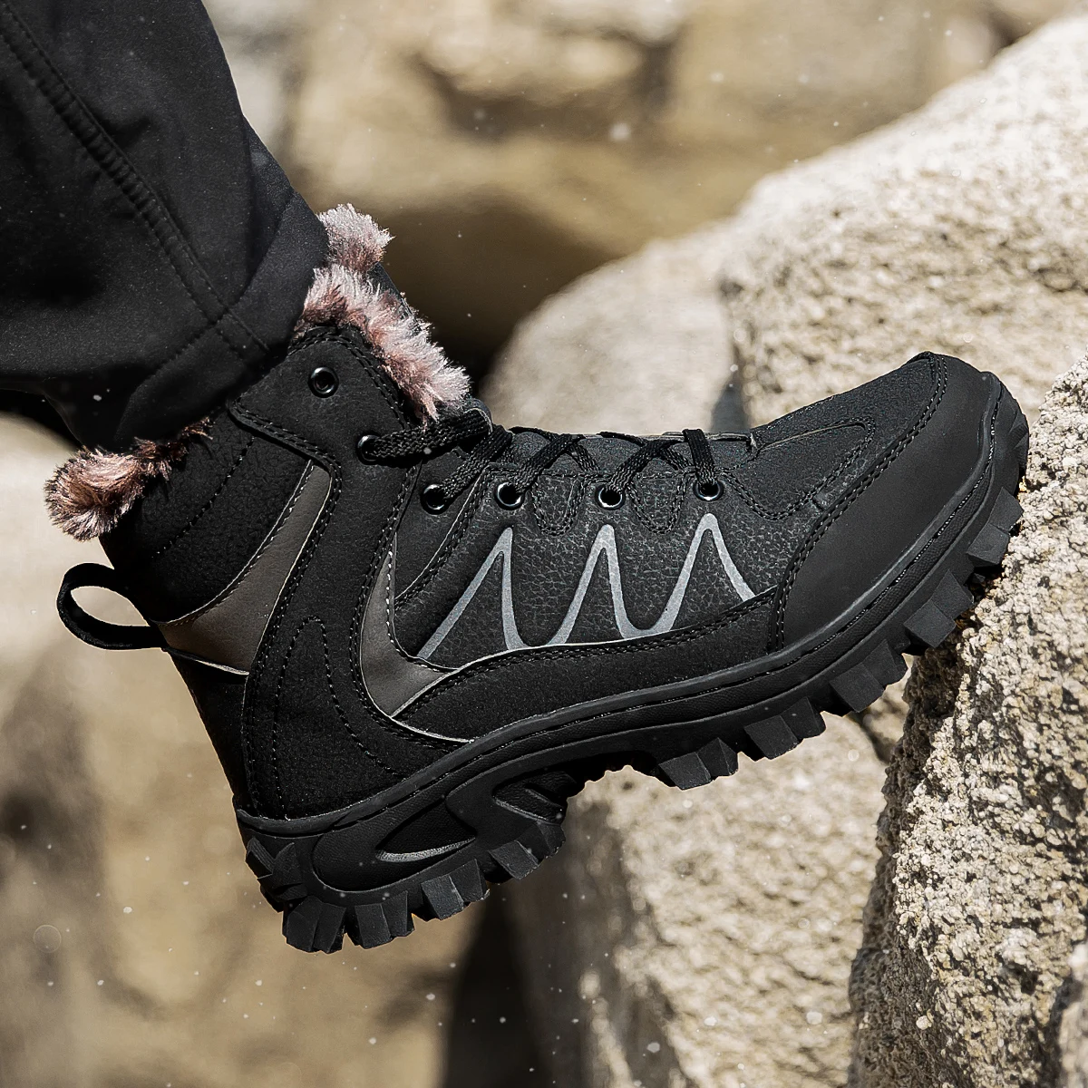 HIKEUP Winter Men‘s Hiking Shoes Outdoor Trekking Men Boots High Top Mountain Climbing Sneakers Tactical Ankle Boots