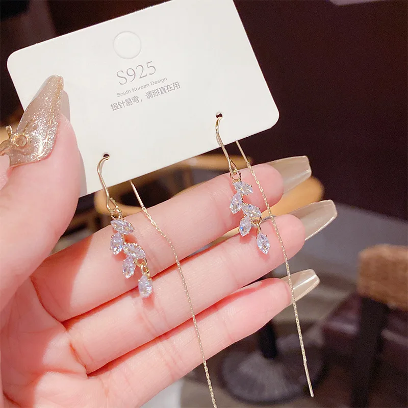 

French Romantic Fashion Zircon Leaf Tassel Pendant Long Earrings For Women Korean Fashion Earring Party Daily Wear Jewelry Gifts