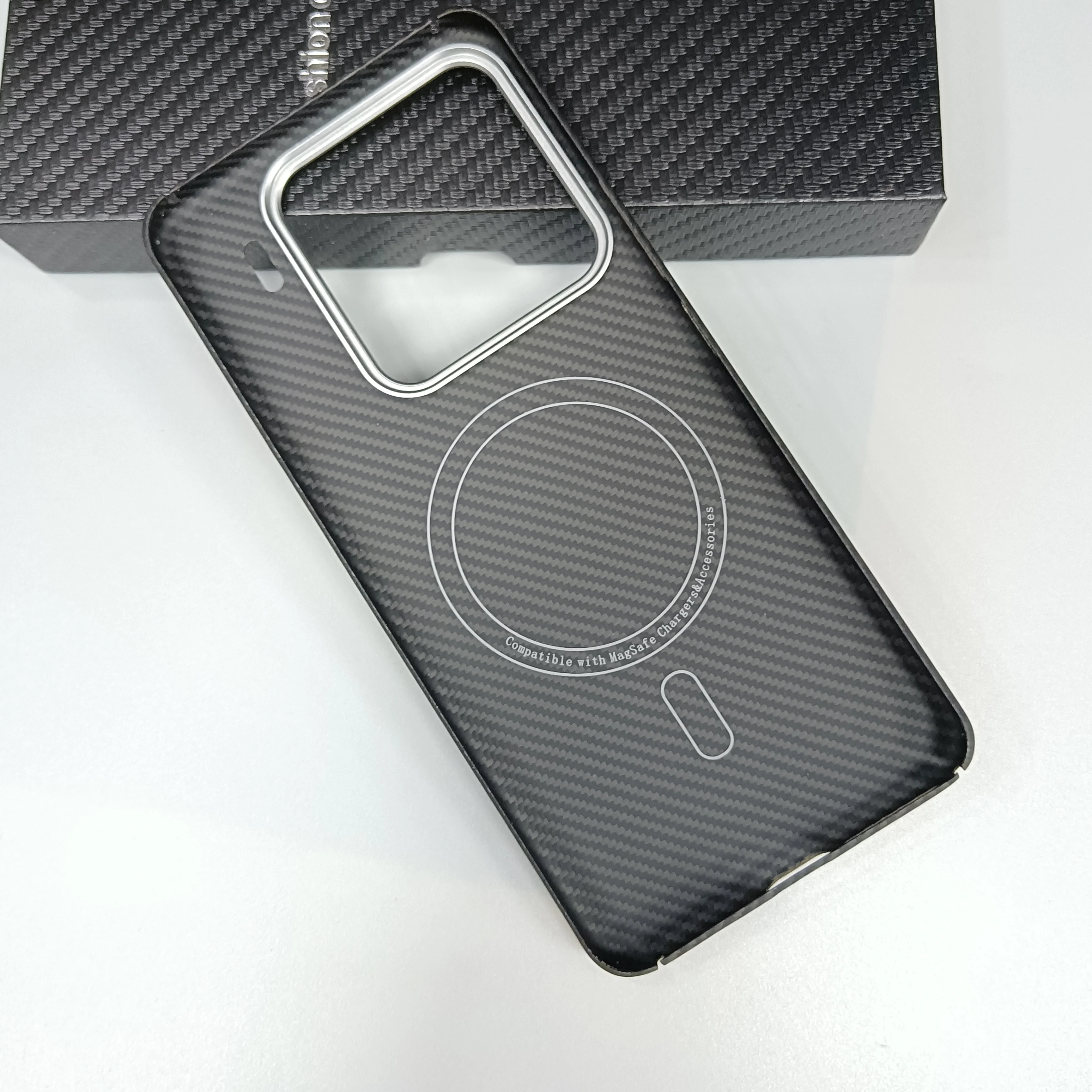 Натуральный арамидный чехол Magsafe из углеродного волокна для Xiaomi 15 Pro Mi15